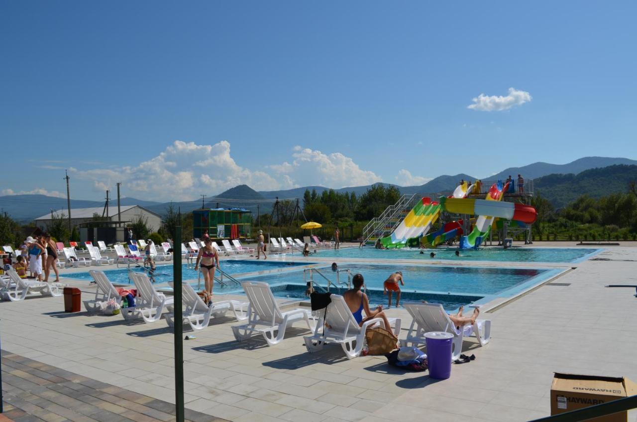 Tulipan Hotel Aquapark Visk Kültér fotó
